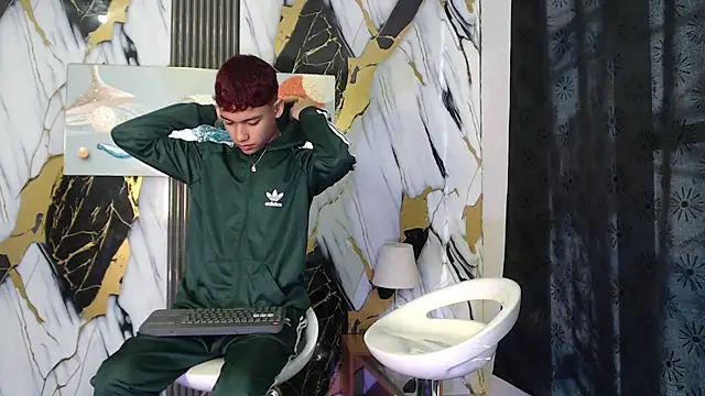 KING LOVERS1 online show from 06/17/26, 01:23