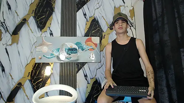 KING LOVERS1 online show from 06/24/26, 01:21