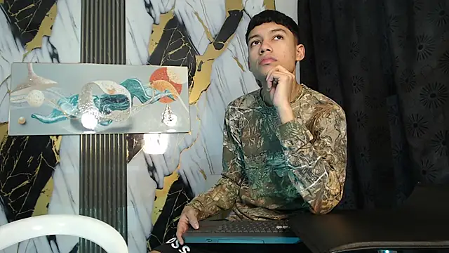 KING LOVERS1 online show from 06/30/26, 01:23
