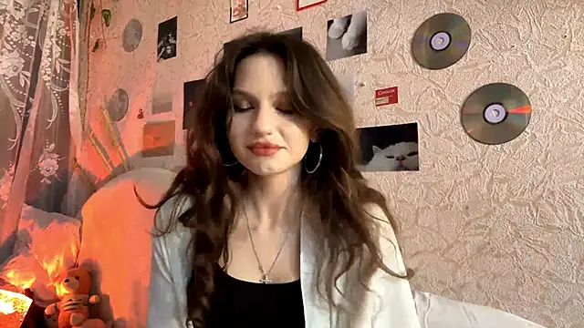 Snapshot of CarleenColley chatting on 05/16/26, 12:59 CarleenColley online show from 05/16/26, 12:59