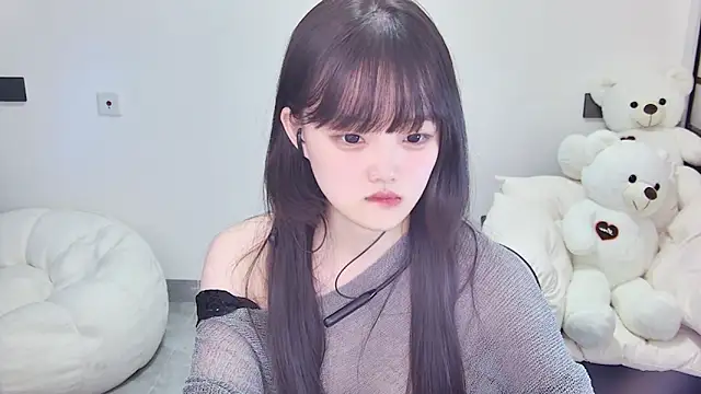 Evil-Bunny007 online show from 06/18/26, 12:42
