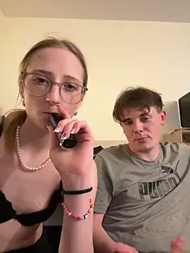 LauraundSteve  online show from 05/26/26, 07:10