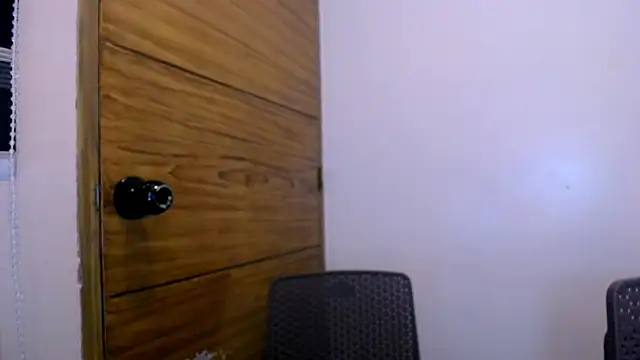 Snapshot of bigcock_francine chatting on 06/15/26, 02:58 bigcock francine online show from 06/15/26, 02:58