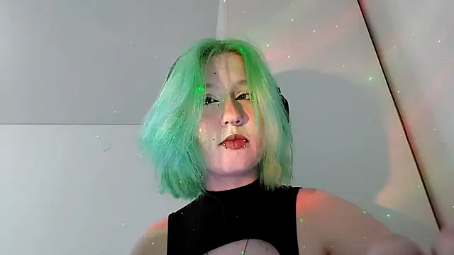 Snapshot of HunXena chatting on 05/17/26, 03:19 HunXena online show from 05/17/26, 03:19