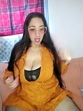 Snapshot of Pamela_sa chatting on 05/19/26, 05:19 Pamela sa online show from 05/19/26, 05:19