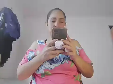 Snapshot of Pamela_sa chatting on 06/18/26, 06:23 Pamela sa online show from 06/18/26, 06:23