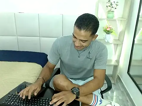 Snapshot of ivytemptation chatting on 06/13/26, 02:53 ivytemptation online show from 06/13/26, 02:53