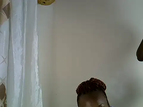 Snapshot of Sexxy_lulu chatting on 06/14/26, 01:58 Sexxy lulu online show from 06/14/26, 01:58