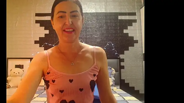 Snapshot of Ada_Vera chatting on 05/19/26, 02:01 Ada Vera online show from 05/19/26, 02:01