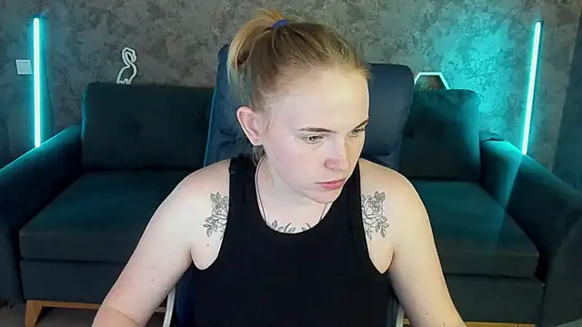 NikkyReyyy online show from 05/19/26, 01:06