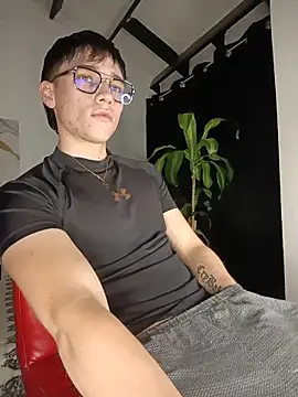 Snapshot of Salvatore_angelo chatting on 05/16/26, 03:47 Salvatore angelo online show from 05/16/26, 03:47