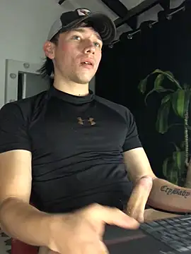 Snapshot of Salvatore_angelo chatting on 06/11/26, 04:21 Salvatore angelo online show from 06/11/26, 04:21