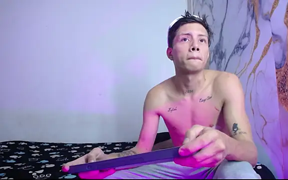 Sexy and Explosives1 online show from 05/14/26, 08:15