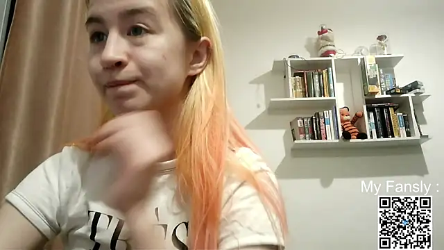Snapshot of Emilya201 chatting on 05/17/26, 11:56 Emilya201 online show from 05/17/26, 11:56