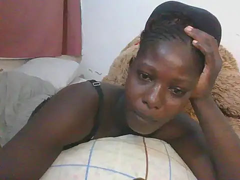 Snapshot of Melanie_bae1 chatting on 05/18/26, 04:46 Melanie bae1 online show from 05/18/26, 04:46