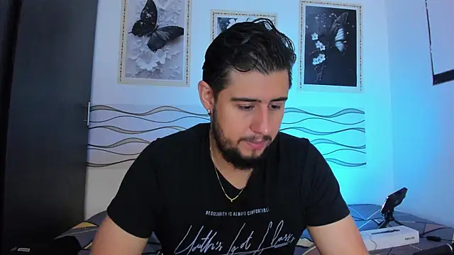 Snapshot of Ryan_evannss_ chatting on 07/04/26, 12:22 Ryan evannss online show from 07/04/26, 12:22