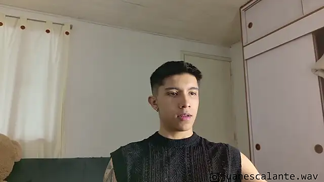 Snapshot of Thesaint_xxx chatting on 05/21/26, 12:34 Thesaint xxx online show from 05/21/26, 12:34