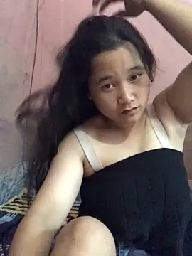 Snapshot of Ninaa01 chatting on 05/15/26, 05:03 Ninaa01 online show from 05/15/26, 05:03