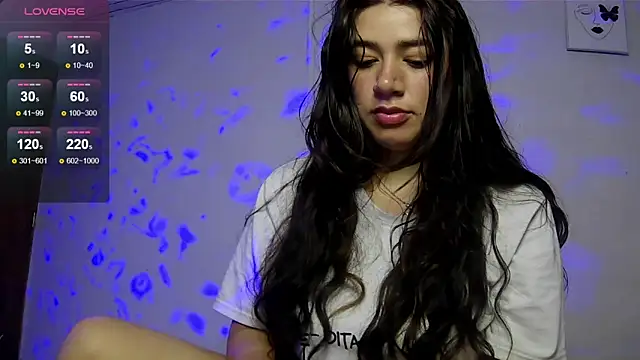 Snapshot of alythia chatting on 06/26/26, 12:59 alythia online show from 06/26/26, 12:59