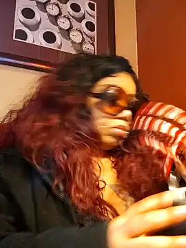 Snapshot of NailGoddessnow chatting on 12/31/24, 12:11 NailGoddessnow online show from 12/31/24, 12:11