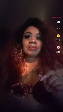 Snapshot of NailGoddessnow chatting on 01/05/25, 10:43 NailGoddessnow online show from 01/05/25, 10:43