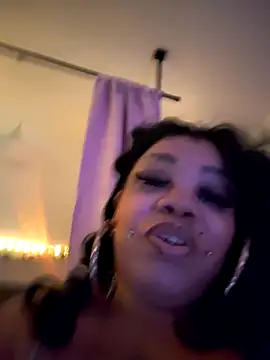 Snapshot of NailGoddessnow chatting on 12/14/25, 06:52 NailGoddessnow online show from 12/14/25, 06:52