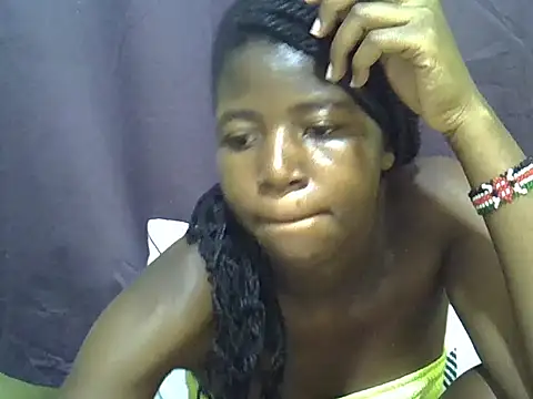Snapshot of Sweet-tatiana chatting on 05/28/26, 08:44 Sweet-tatiana online show from 05/28/26, 08:44