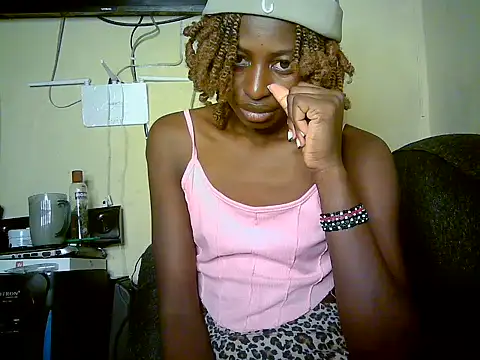 Snapshot of Therry-heart chatting on 06/20/26, 04:04 Therry-heart online show from 06/20/26, 04:04