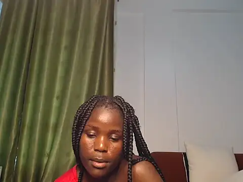 Snapshot of desires-chocolate chatting on 06/07/26, 12:31 desires-chocolate online show from 06/07/26, 12:31