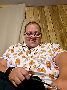Snapshot of subbybabygirl696985 chatting on 05/18/26, 01:28 subbybabygirl696985 online show from 05/18/26, 01:28