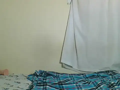 Sweetgal2025 online show from 06/16/26, 01:25