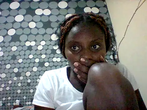 Snapshot of liligal chatting on 06/17/26, 07:48 liligal online show from 06/17/26, 07:48