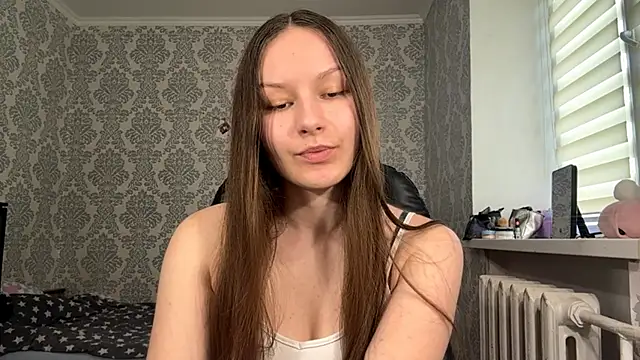 ShaylaChong online show from 06/03/26, 09:12