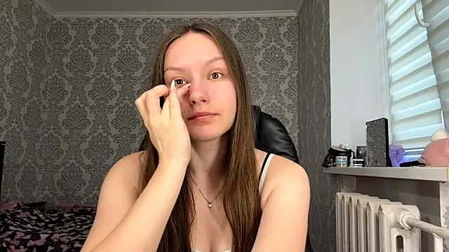 ShaylaChong online show from 06/14/26, 04:36