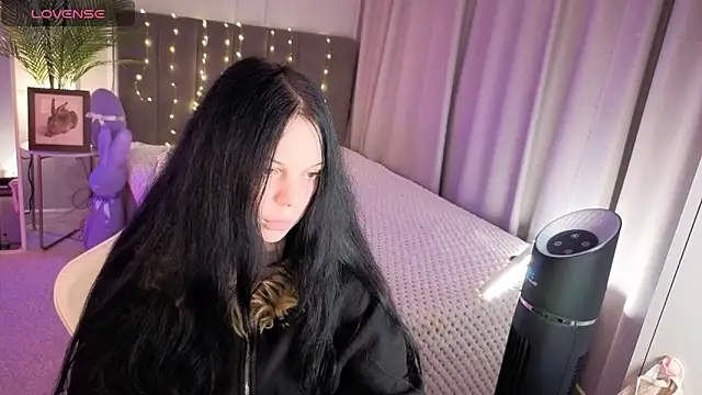 Snapshot of Vivi_Vivian chatting on 05/17/26, 03:30 Vivi Vivian online show from 05/17/26, 03:30