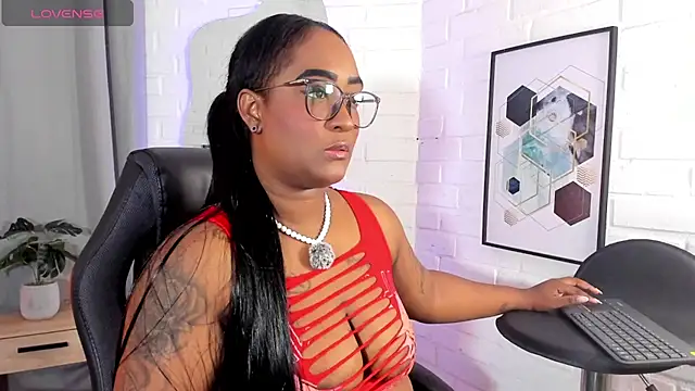 alison daniels  online show from 11/06/25, 01:45