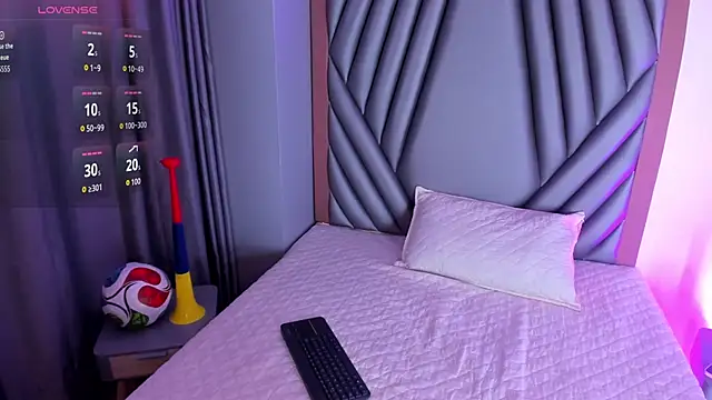 madison flores online show from 06/30/26, 03:51