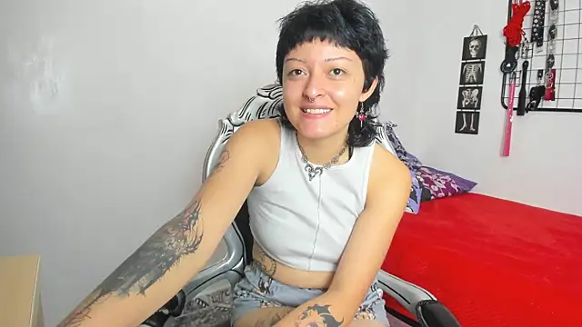 Snapshot of baby_punk_ chatting on 06/28/26, 12:27 baby punk online show from 06/28/26, 12:27