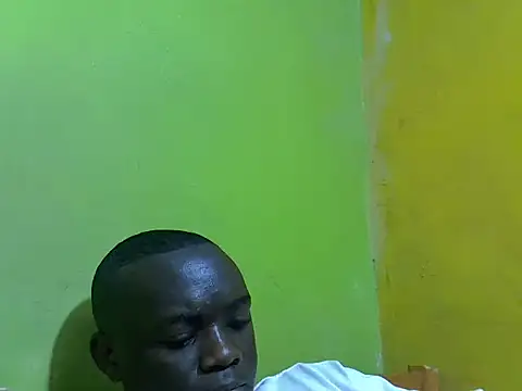 Snapshot of EbonyTjay chatting on 05/16/26, 05:37 EbonyTjay online show from 05/16/26, 05:37
