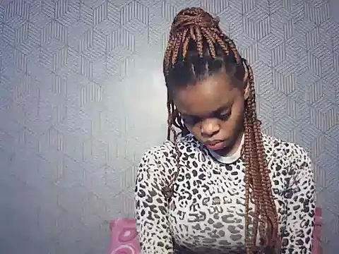 BustieLaura online show from 06/14/26, 06:26