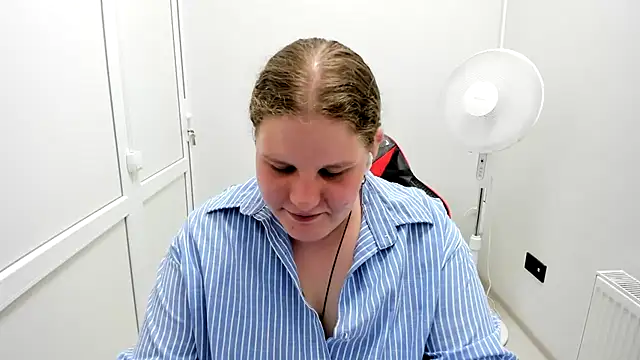 Bella shyy  online show from 07/22/26, 02:42
