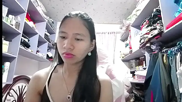 Snapshot of JoyeAmesbury chatting on 06/29/26, 11:32 JoyeAmesbury online show from 06/29/26, 11:32