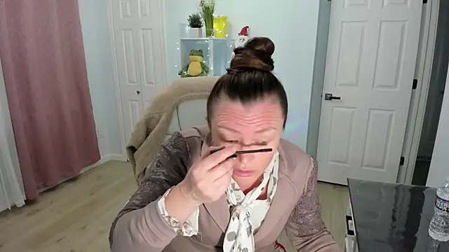 Snapshot of Vika73 chatting on 12/21/24, 12:38 Vika73 online show from 12/21/24, 12:38