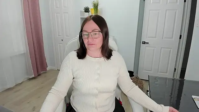 Snapshot of Vika73 chatting on 01/31/25, 12:51 Vika73 online show from 01/31/25, 12:51