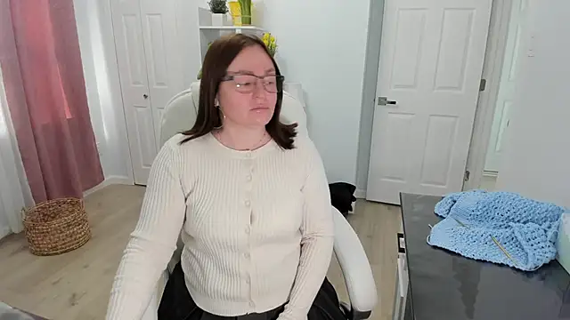 Snapshot of Vika73 chatting on 02/14/25, 02:54 Vika73 online show from 02/14/25, 02:54