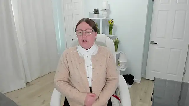 Snapshot of Vika73 chatting on 03/11/25, 04:29 Vika73 online show from 03/11/25, 04:29