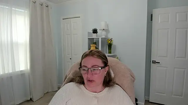 Snapshot of Vika73 chatting on 03/17/25, 03:50 Vika73 online show from 03/17/25, 03:50