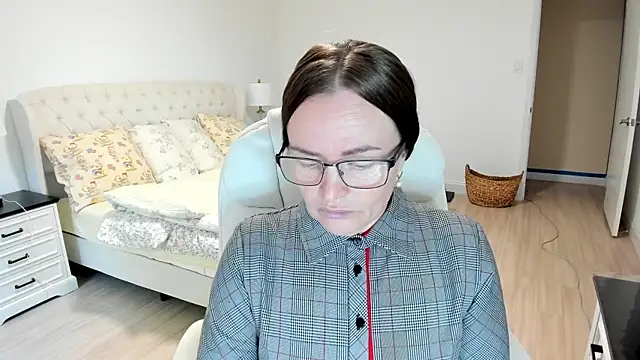 Snapshot of Vika73 chatting on 09/13/25, 02:39 Vika73 online show from 09/13/25, 02:39