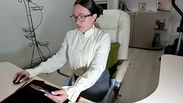 Vika73 online show from 11/14/25, 04:17