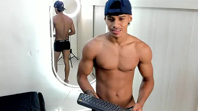 Snapshot of Joao_da_silva19 chatting on 05/17/26, 01:40 Joao da silva19 online show from 05/17/26, 01:40